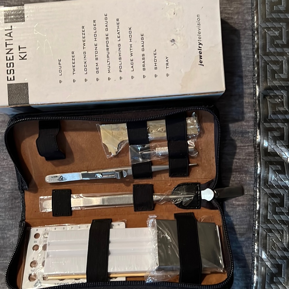 Jewellery repair kit